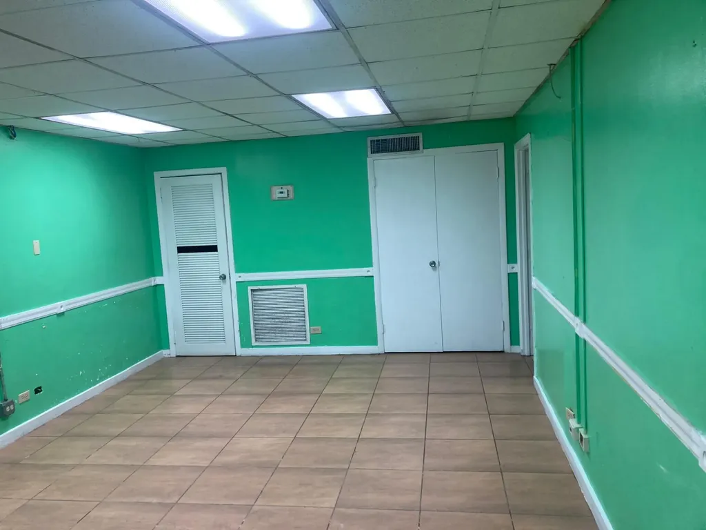 Collin’s Avenue 14 New Providence Paradise Island BS