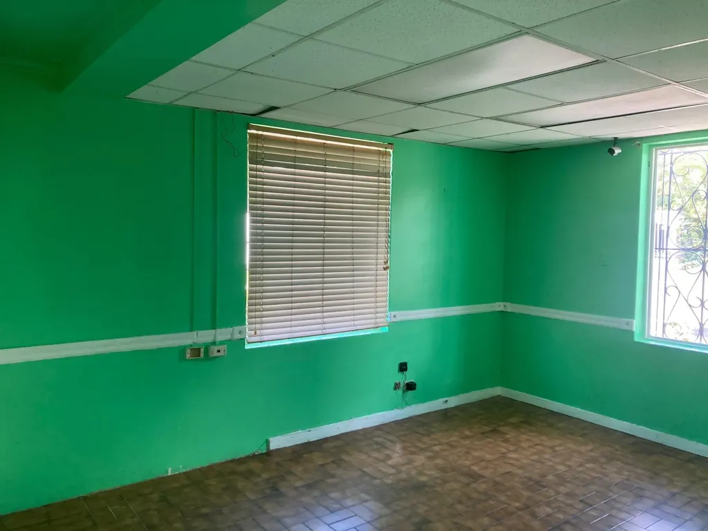 Collin’s Avenue 14 New Providence Paradise Island BS