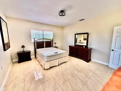 Avalon, Indiana Lane Grand Bahama Freeport BS