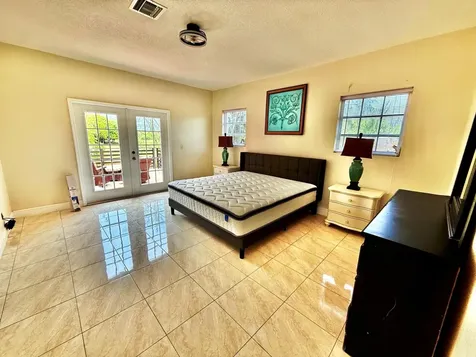 Avalon, Indiana Lane Grand Bahama Freeport BS