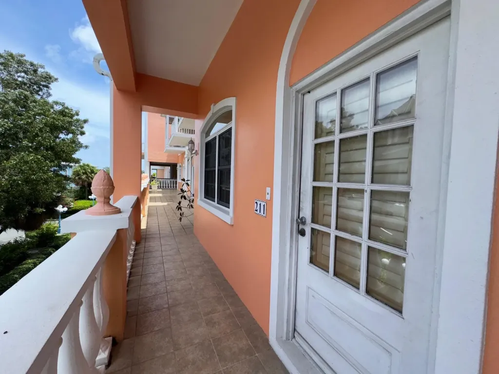 Lagoon Court New Providence Paradise Island BS