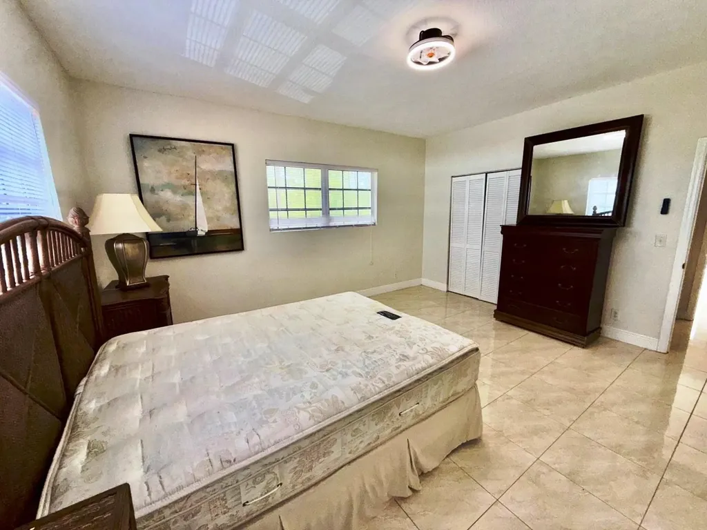 Indiana Lane Grand Bahama Freeport BS