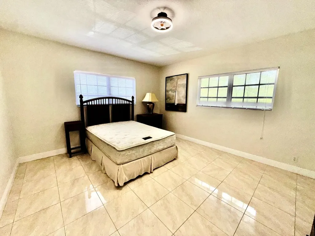 Indiana Lane Grand Bahama Freeport BS