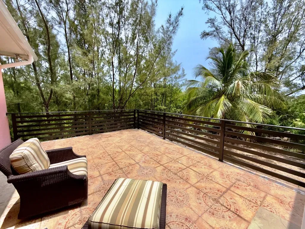 Indiana Lane Grand Bahama Freeport BS