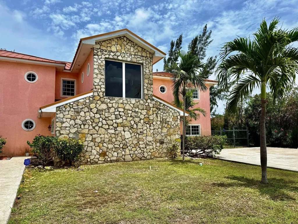 Indiana Lane Grand Bahama Freeport BS