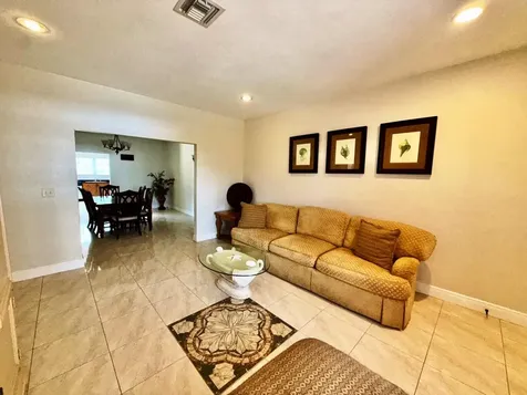 Indiana Lane Grand Bahama Freeport BS