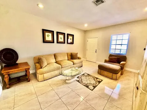 Indiana Lane Grand Bahama Freeport BS