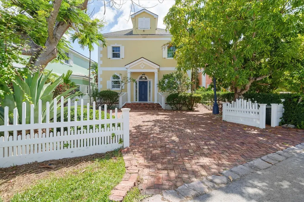 Kingfisher Island Sandypo New Providence Paradise Island BS