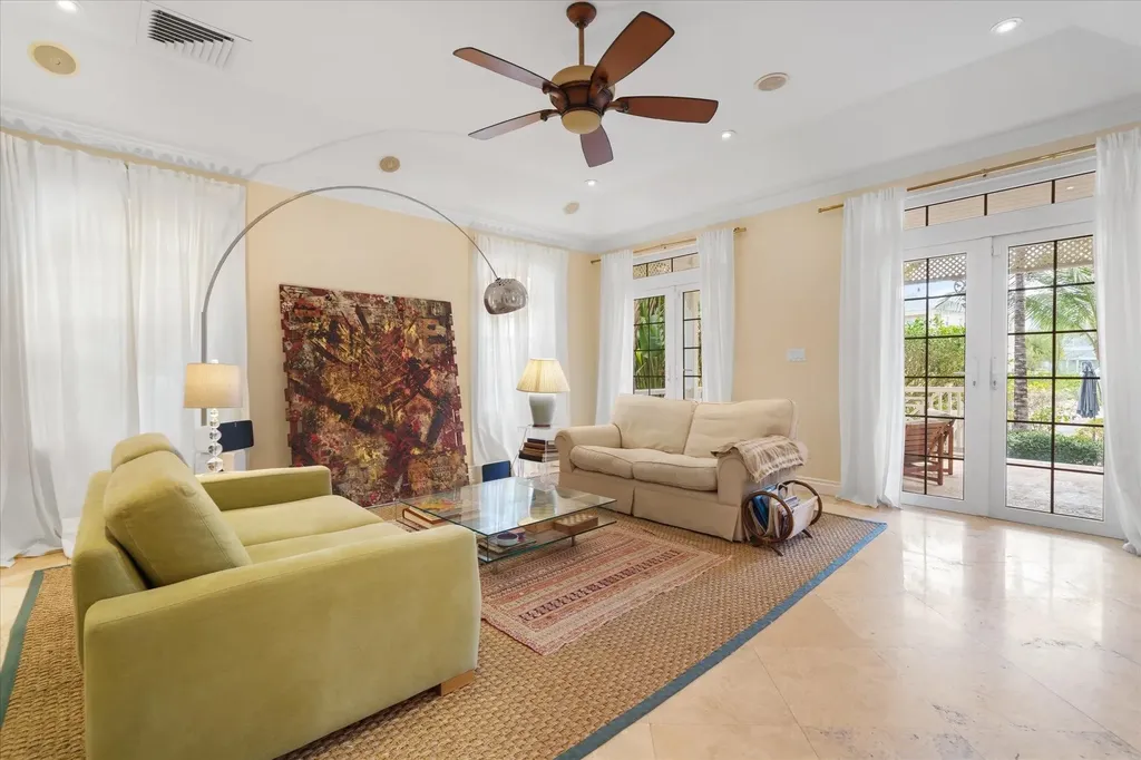 Kingfisher Island Sandypo New Providence Paradise Island BS