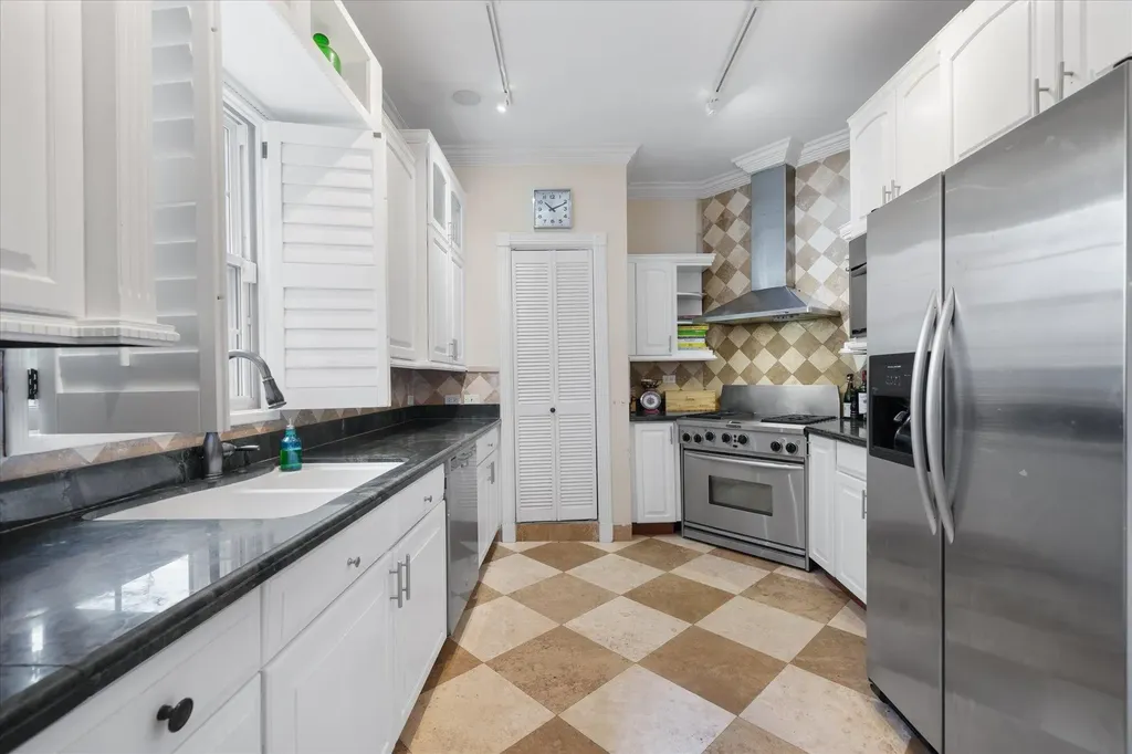 Kingfisher Island Sandypo New Providence Paradise Island BS