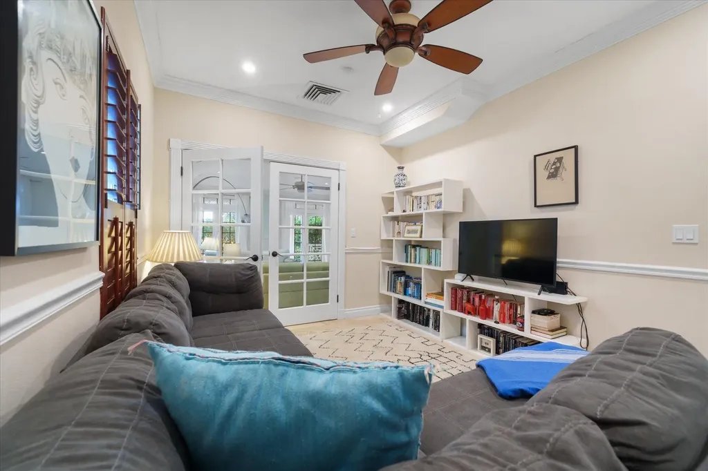 Kingfisher Island Sandypo New Providence Paradise Island BS