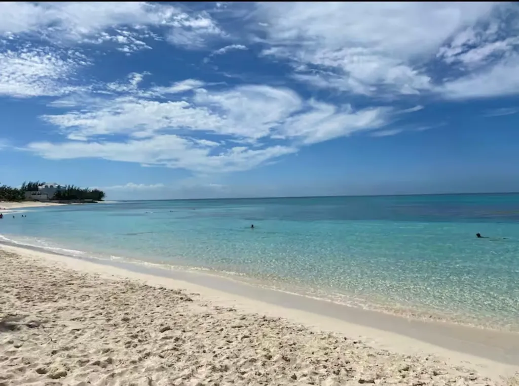 Kingfish Road 35 New Providence Paradise Island BS