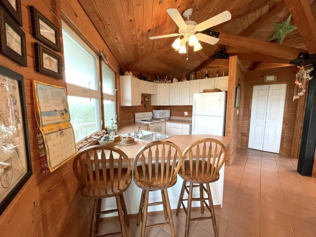 Oceanview Home W/garage Long Island BS