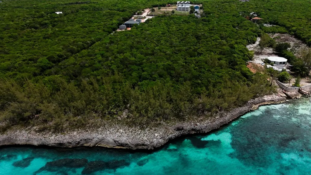 Lot 6 Governors Harbour Eleuthera BS