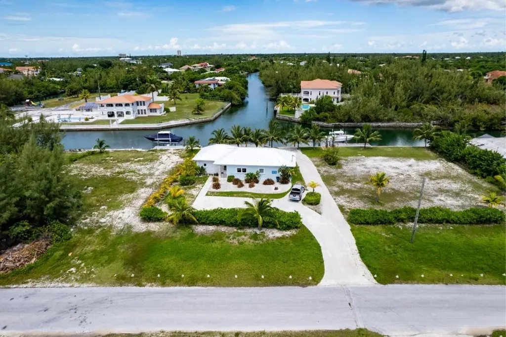 Goldeneye - Port Of Call Grand Bahama Freeport BS