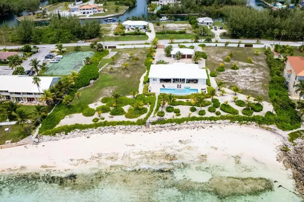 Goldeneye - Port Of Call Grand Bahama Freeport BS