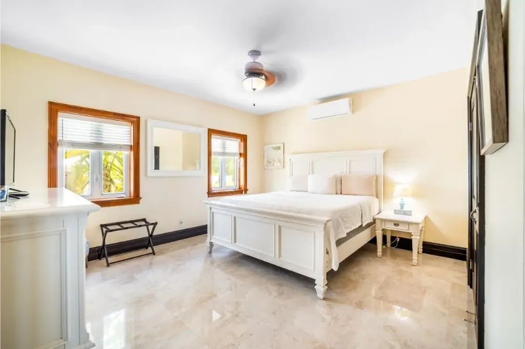 Goldeneye - Port Of Call Grand Bahama Freeport BS