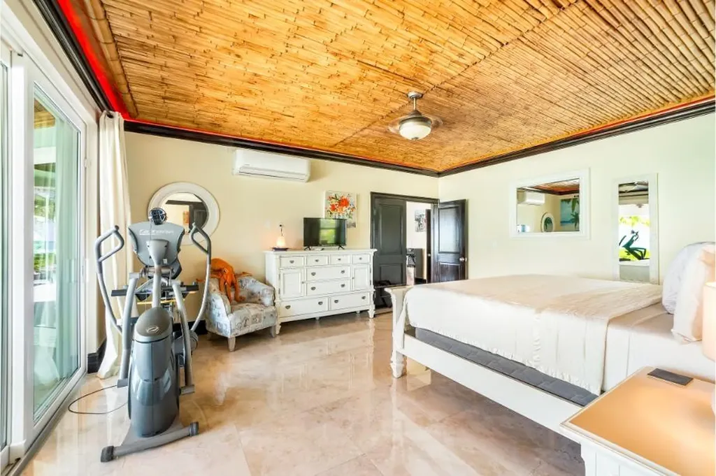 Goldeneye - Port Of Call Grand Bahama Freeport BS