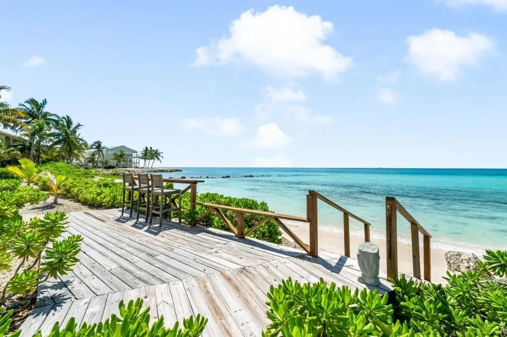 Goldeneye - Port Of Call Grand Bahama Freeport BS