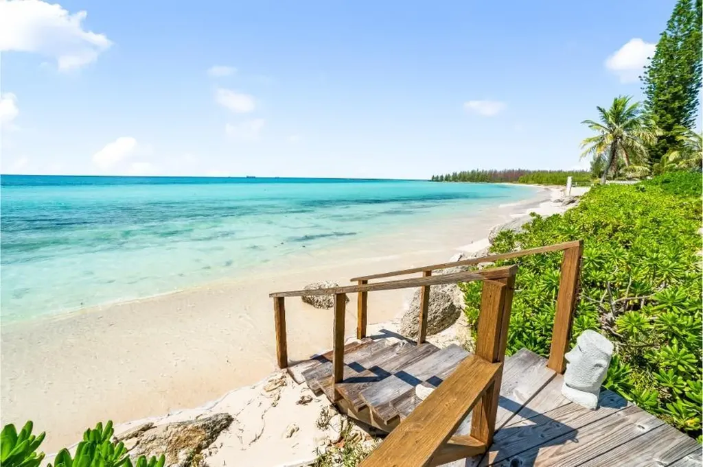 Goldeneye - Port Of Call Grand Bahama Freeport BS