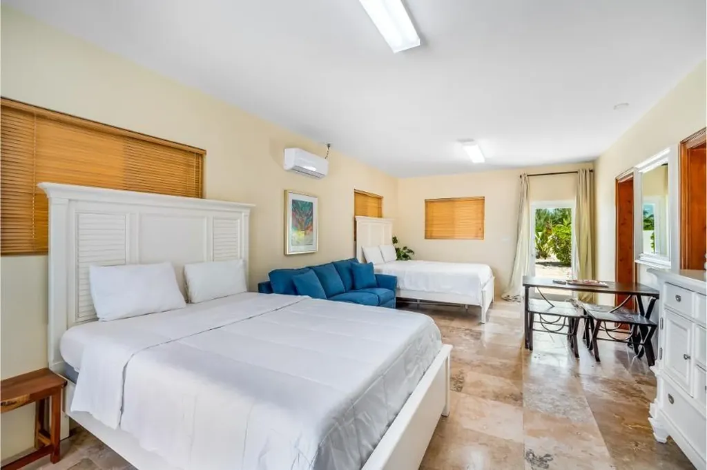 Goldeneye - Port Of Call Grand Bahama Freeport BS