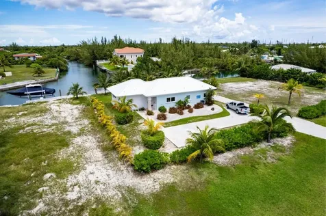 Goldeneye - Port Of Call Grand Bahama Freeport BS