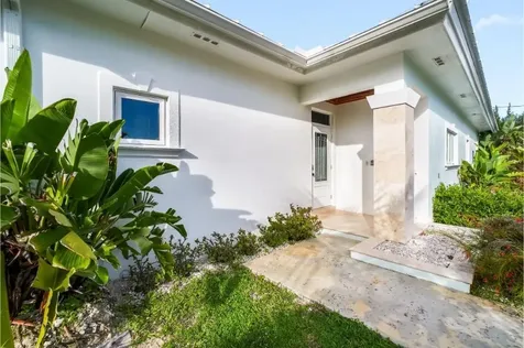 Goldeneye - Port Of Call Grand Bahama Freeport BS