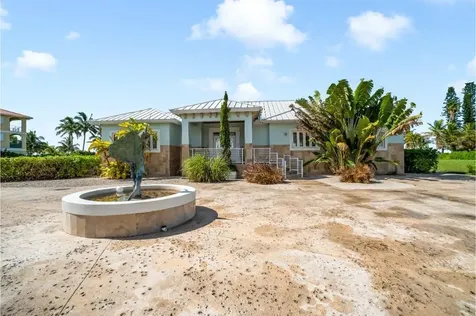 Goldeneye - Port Of Call Grand Bahama Freeport BS