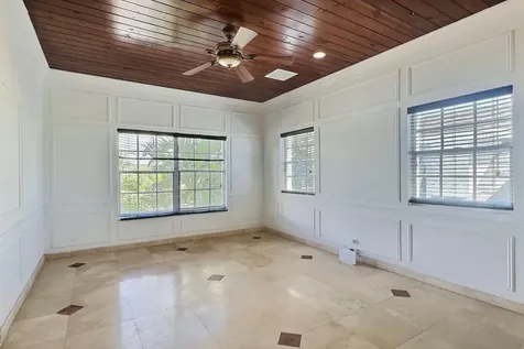 Kingfisher Sandyport New Providence Paradise Island BS