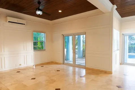 Kingfisher Sandyport New Providence Paradise Island BS