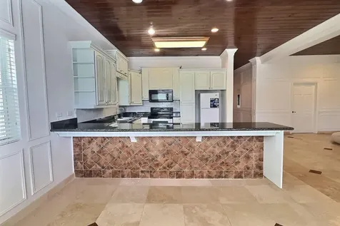 Kingfisher Sandyport New Providence Paradise Island BS