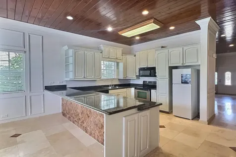 Kingfisher Sandyport New Providence Paradise Island BS