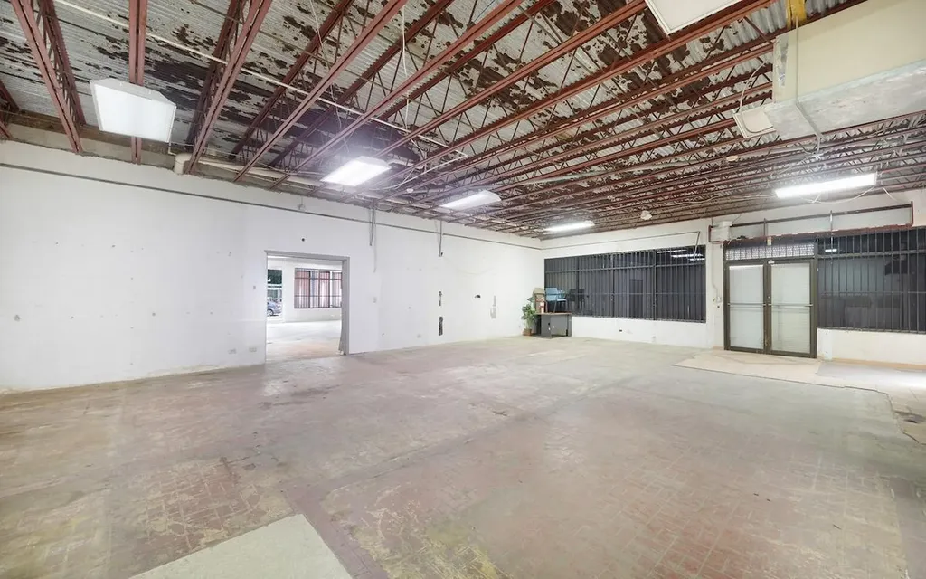 Commercial Building #159 Shirley Street New Providence Paradise Island BS