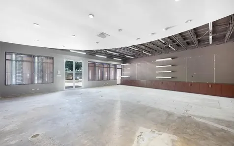 Commercial Building #159 Shirley Street New Providence Paradise Island BS