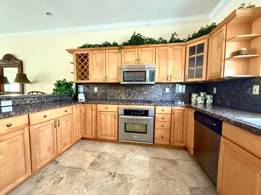 Shoreline Grand Bahama Freeport BS