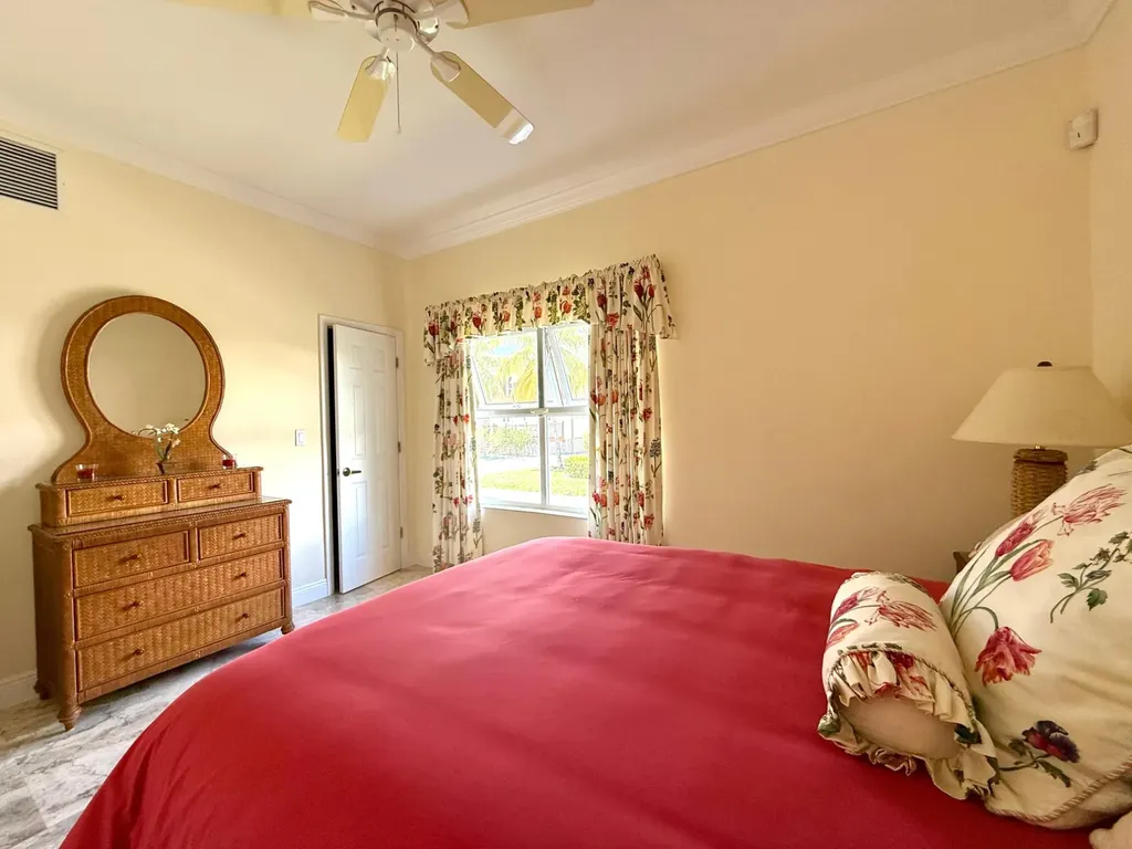 Shoreline Grand Bahama Freeport BS