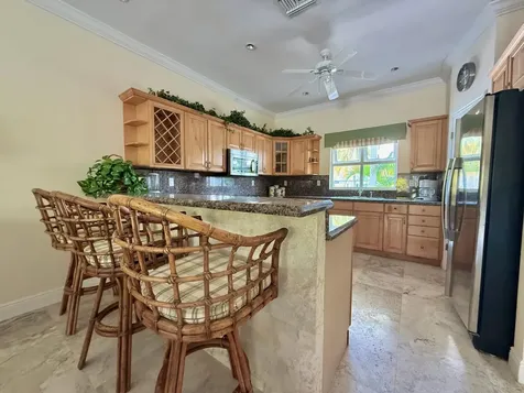 Shoreline Grand Bahama Freeport BS