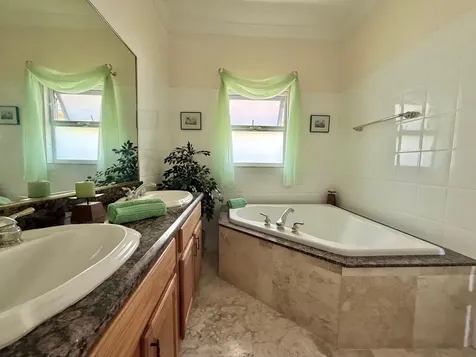 Shoreline Grand Bahama Freeport BS