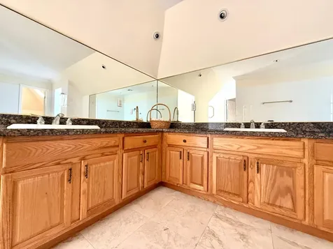 Shoreline Grand Bahama Freeport BS