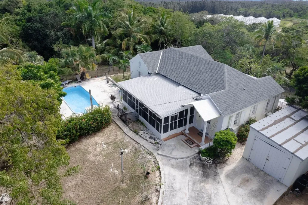 Thatch Tree House Eleuthera BS