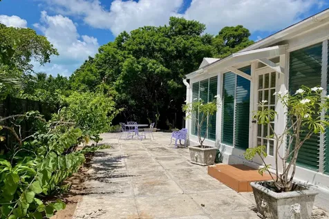 Thatch Tree House Eleuthera BS