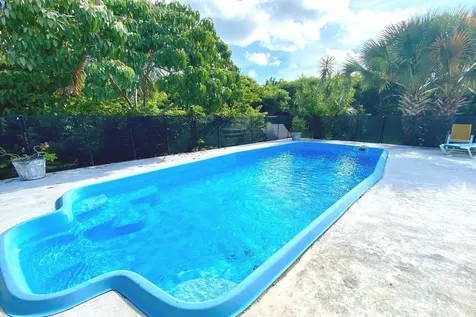 Thatch Tree House Eleuthera BS