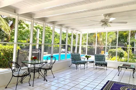 Thatch Tree House Eleuthera BS