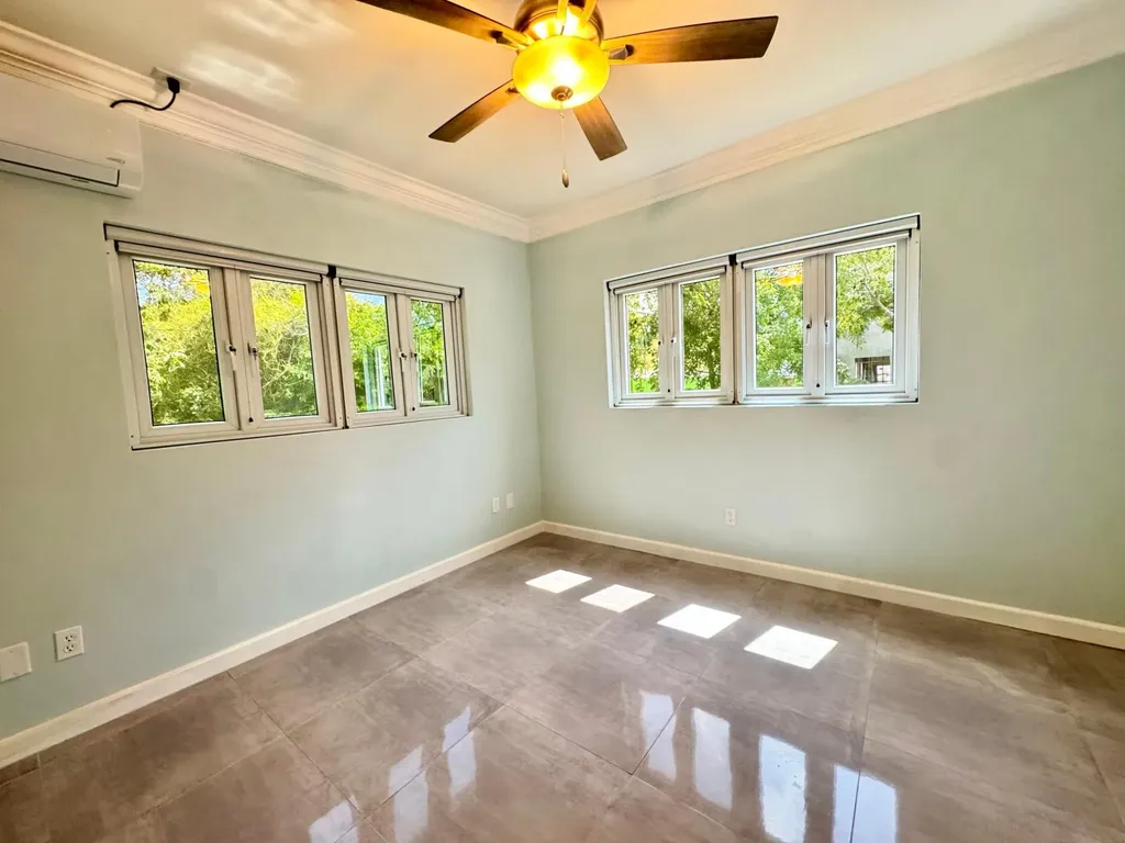 Denice Cay, Venice Bay New Providence Paradise Island BS