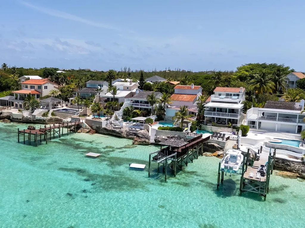 #3 Old Fort Ridge New Providence Paradise Island BS