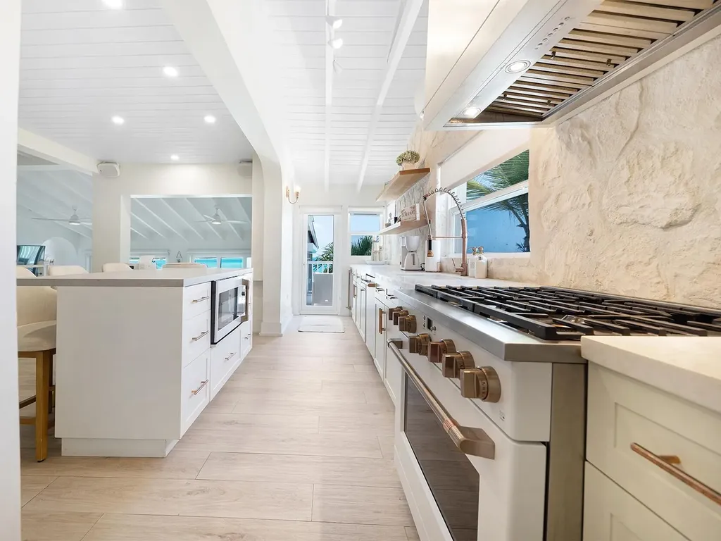 #3 Old Fort Ridge New Providence Paradise Island BS