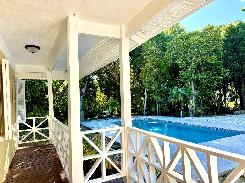 Cannon Drive 12 Grand Bahama Freeport BS