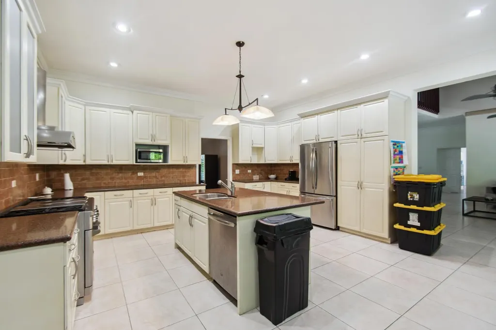 99 Westridge Estates Westridge New Providence Paradise Island BS