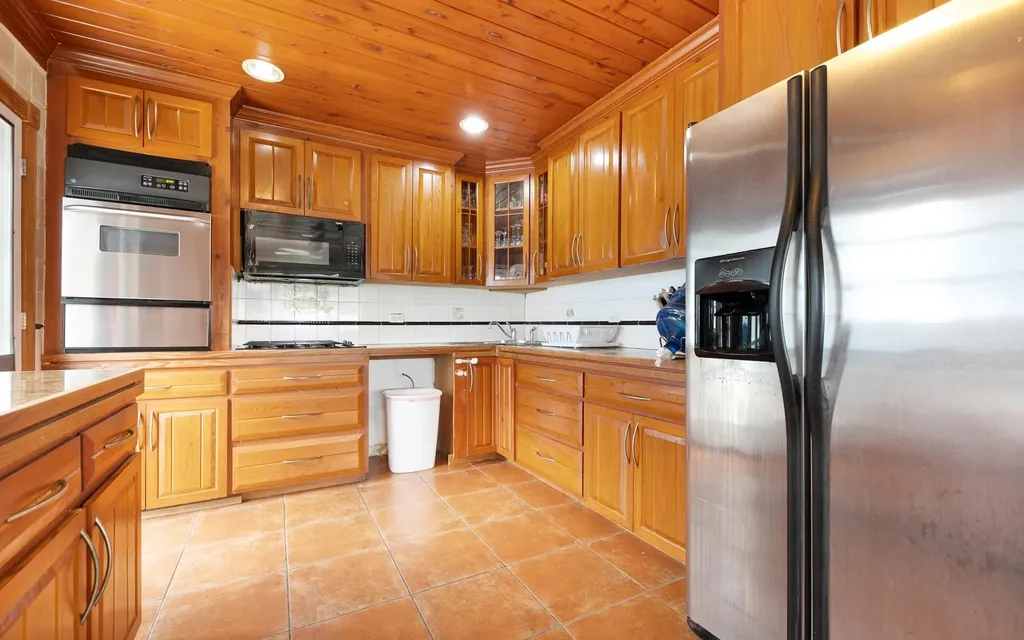 Triplex Near Palmdale New Providence Paradise Island BS