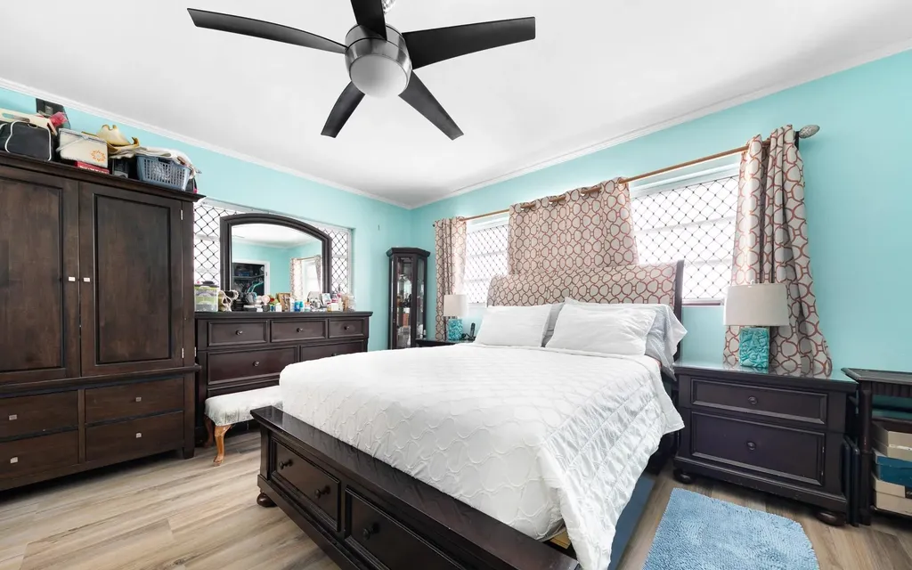 Triplex Near Palmdale New Providence Paradise Island BS